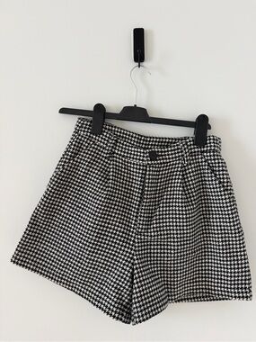 HYFVE Houndstooth High-Waist Shorts - Black & White